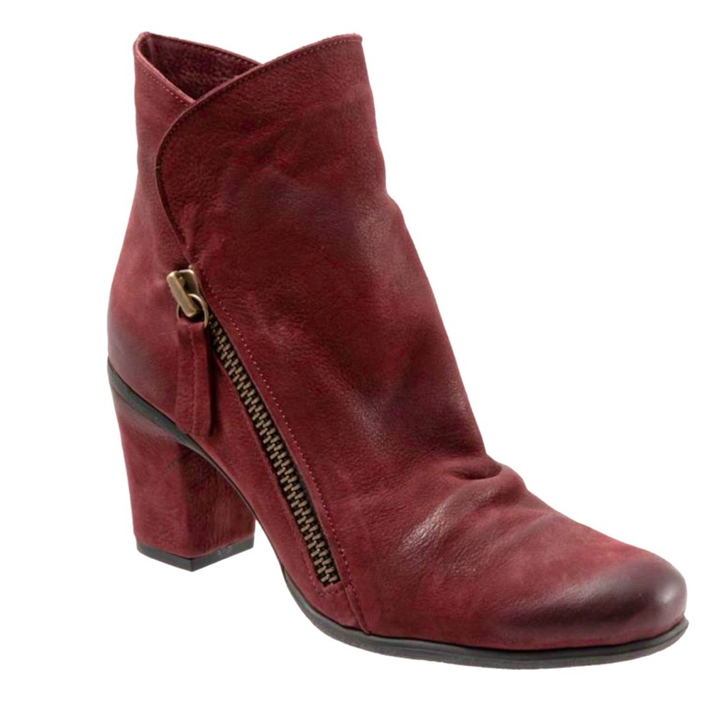 Bueno suede Booties Size 39